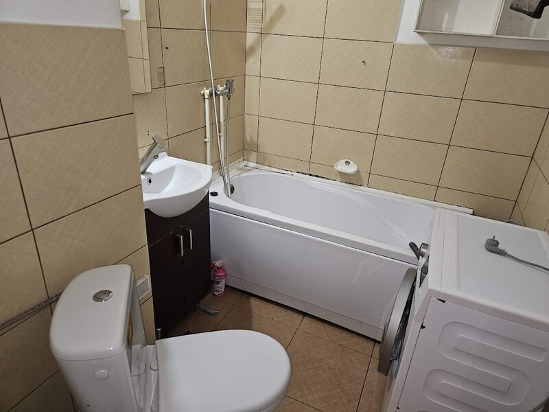 Drumul Taberei, Plaza Romania